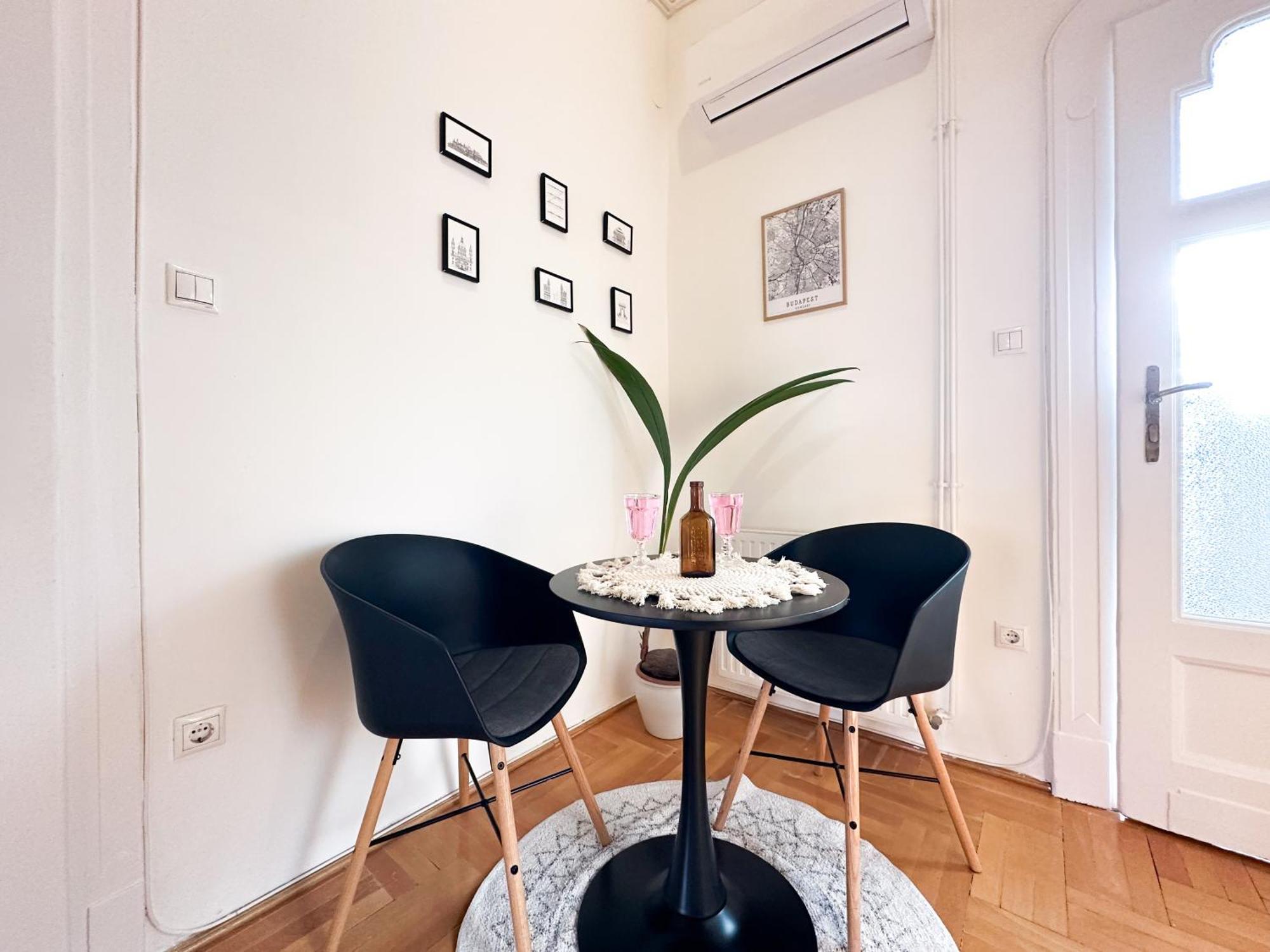 Kiraly Levente - Center Location Ac Apartament *